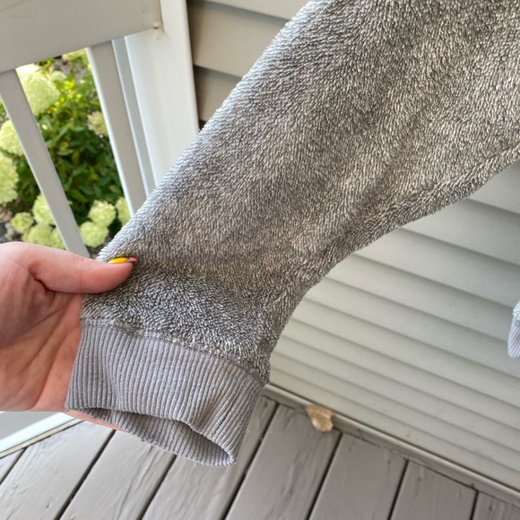 SO Furry Crewneck Sweatshirt - Women’s Size XXL - Picture 4 of 8